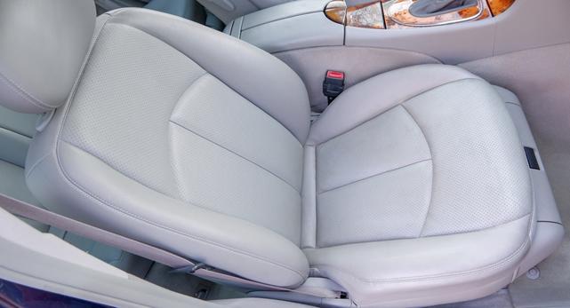 Photo of 2004 Blue Mercedes-Benz E-Class