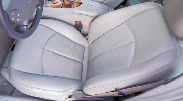 Photo of 2004 Blue Mercedes-Benz E-Class