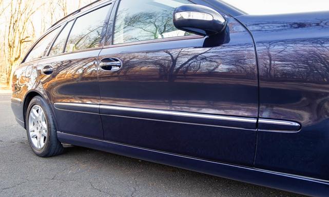 Photo of 2004 Blue Mercedes-Benz E-Class