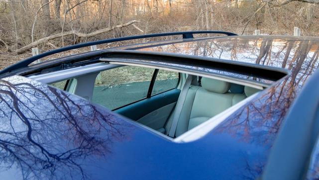 Photo of 2004 Blue Mercedes-Benz E-Class
