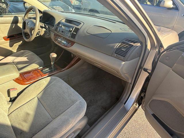 Photo of 2002 Gold Toyota Camry