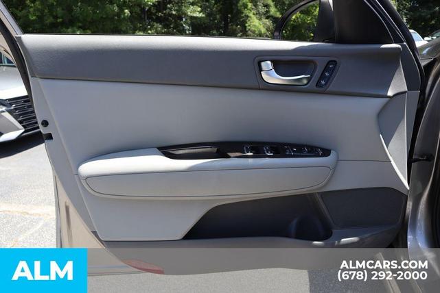 Photo of 2018 Titanium Silver Kia Optima