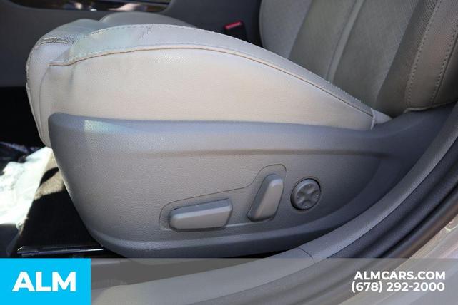 Photo of 2018 Titanium Silver Kia Optima