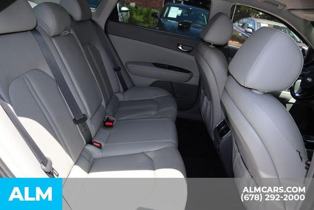 Photo of 2018 Titanium Silver Kia Optima