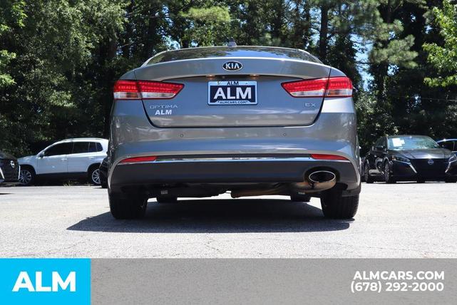 Photo of 2018 Titanium Silver Kia Optima