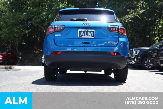 Photo of 2022 Laser Blue Jeep Compass