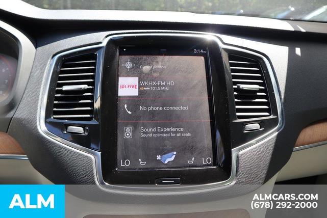 Photo of 2022 Crystal White Metallic Volvo XC90