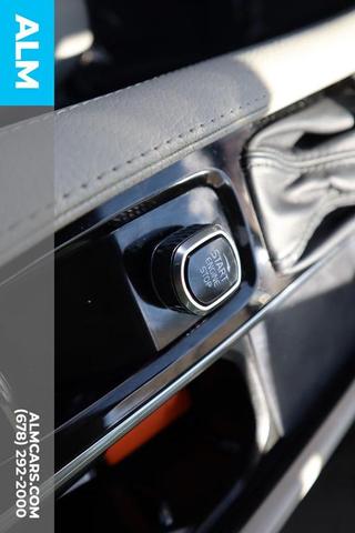 Photo of 2022 Crystal White Metallic Volvo XC90