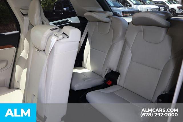 Photo of 2022 Crystal White Metallic Volvo XC90