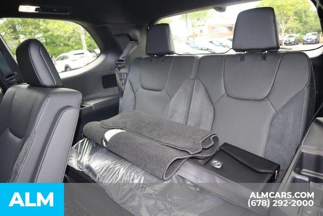 Photo of 2025 White Lexus TX 500h
