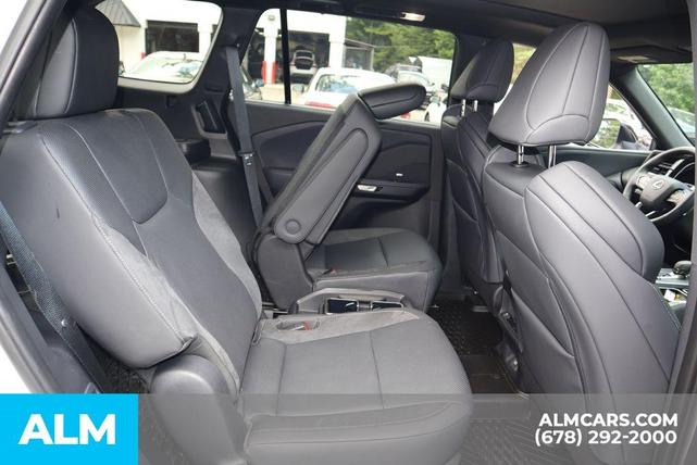 Photo of 2025 White Lexus TX 500h