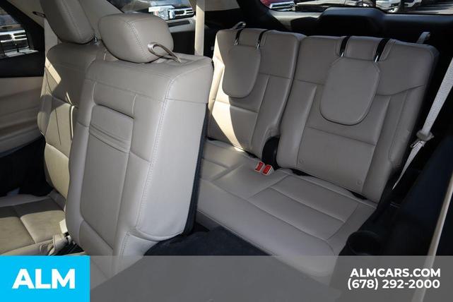 Photo of 2021 White Metallic Ford Explorer