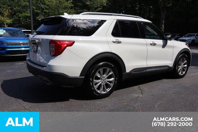 Photo of 2021 White Metallic Ford Explorer