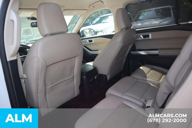 Photo of 2021 White Metallic Ford Explorer