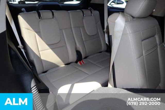 Photo of 2021 White Metallic Ford Explorer
