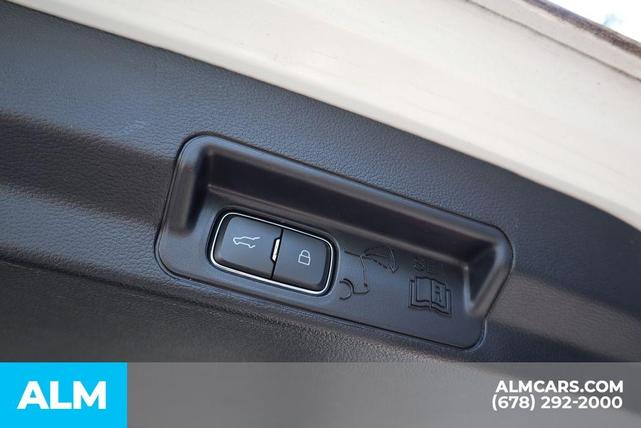 Photo of 2021 White Metallic Ford Explorer