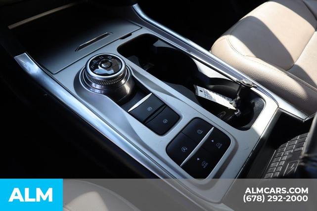 Photo of 2021 White Metallic Ford Explorer