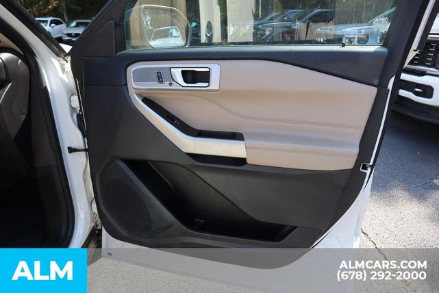 Photo of 2021 White Metallic Ford Explorer