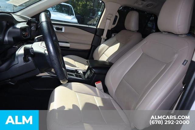 Photo of 2021 White Metallic Ford Explorer