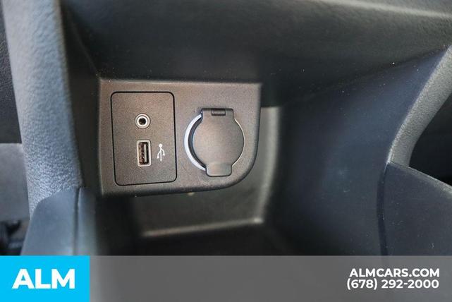 Photo of 2021 Super Black Nissan Kicks