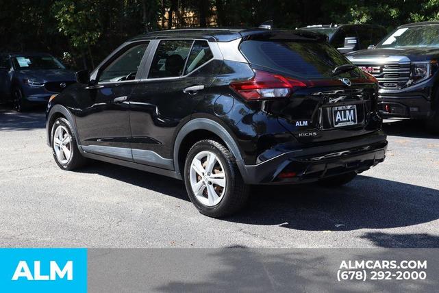Photo of 2021 Super Black Nissan Kicks