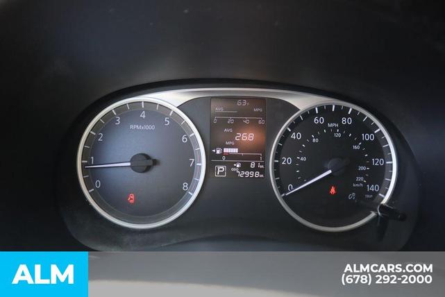 Photo of 2021 Super Black Nissan Kicks