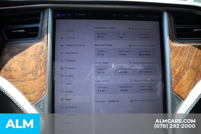 Photo of 2021 White Tesla Model S