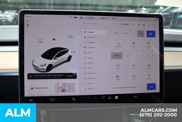 Photo of 2022 White Tesla Model 3