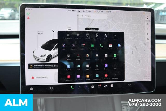 Photo of 2022 White Tesla Model 3