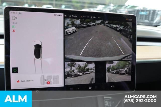 Photo of 2022 White Tesla Model 3