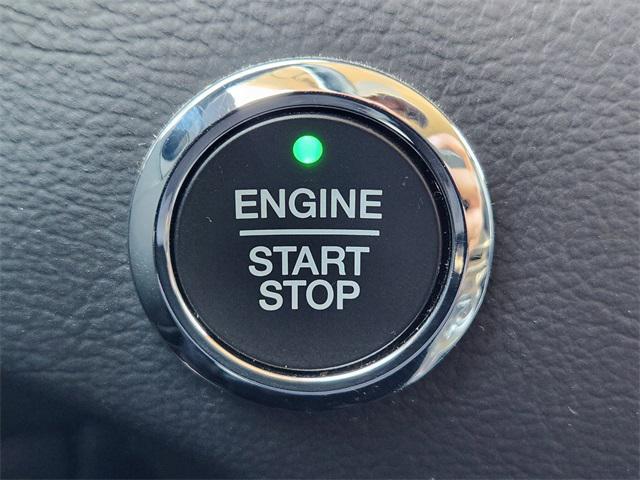 Photo of 2022 ICONIC SILVER Ford Edge