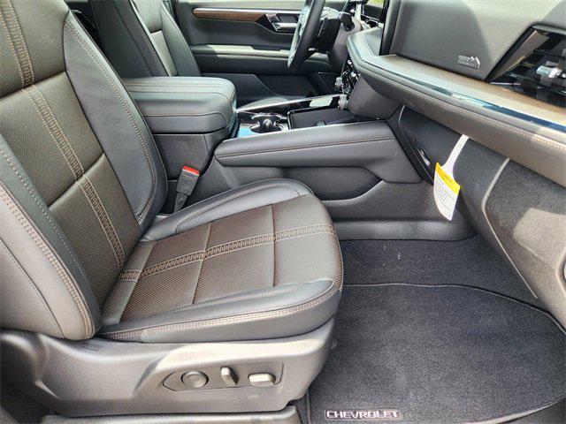 Photo of 2025 Iridescent Pearl Tricoat Chevrolet Tahoe