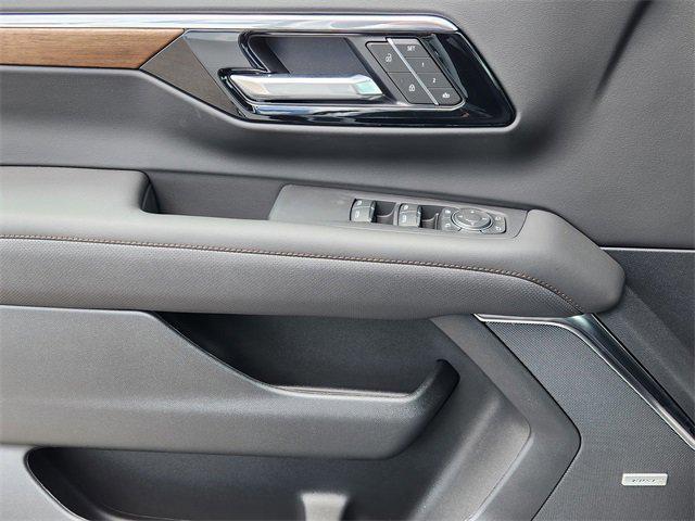 Photo of 2025 Iridescent Pearl Tricoat Chevrolet Tahoe