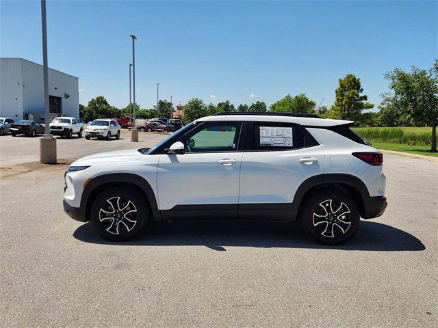 Photo of 2026 Iridescent Pearl Tricoat Chevrolet Trailblazer