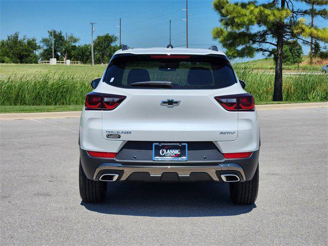 Photo of 2026 Iridescent Pearl Tricoat Chevrolet Trailblazer