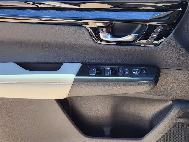 Photo of 2026 Platinum White Pearl Honda CR-V