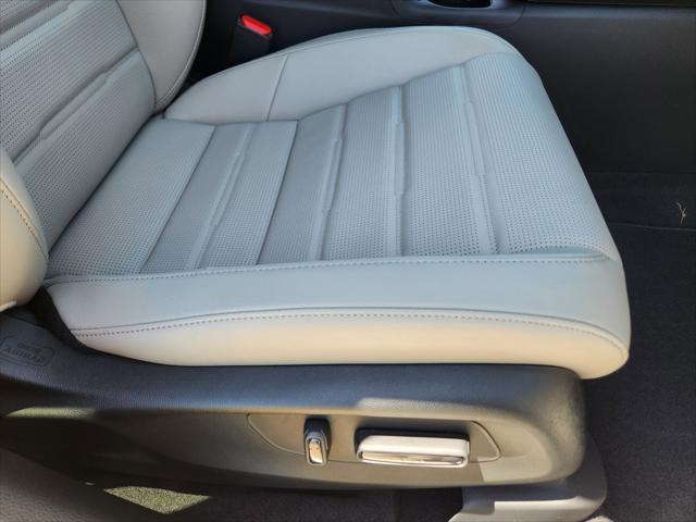 Photo of 2026 Platinum White Pearl Honda CR-V
