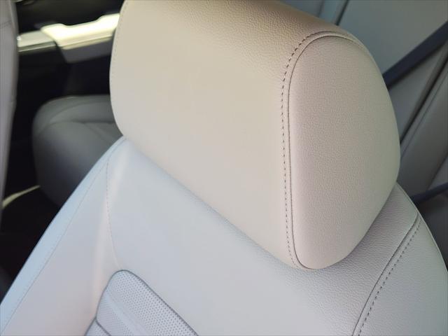 Photo of 2026 Platinum White Pearl Honda CR-V