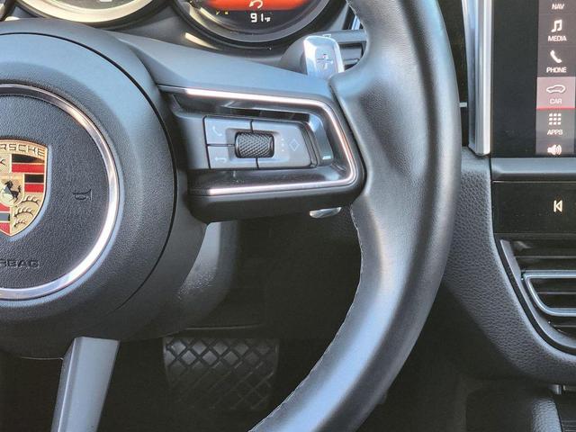 Photo of 2024 Blue Metallic Porsche Macan
