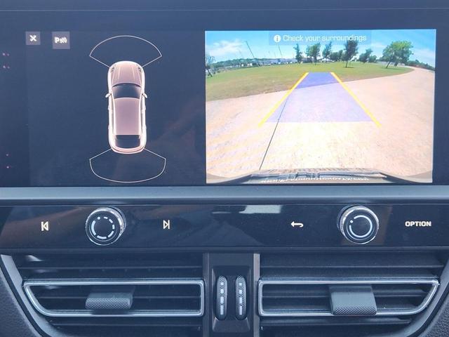 Photo of 2024 Blue Metallic Porsche Macan