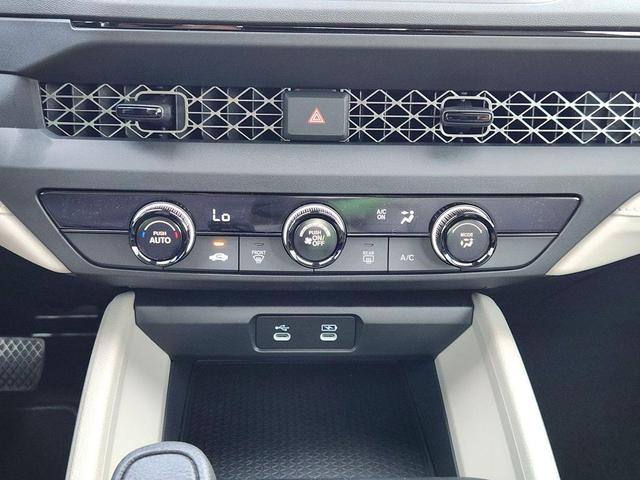 Photo of 2025 Platinum White Pearl Honda Accord
