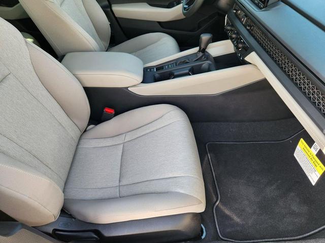 Photo of 2025 Platinum White Pearl Honda Accord