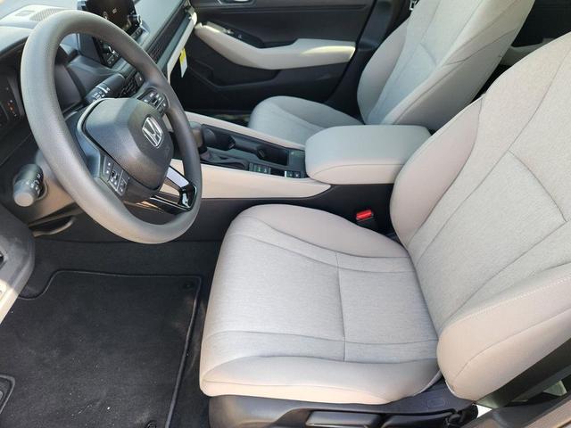 Photo of 2025 Platinum White Pearl Honda Accord