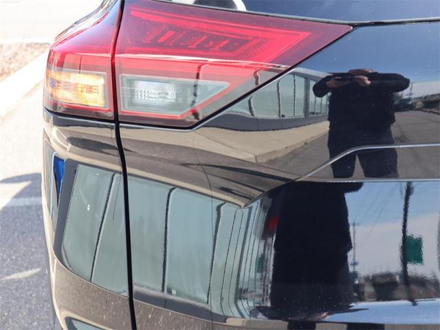 Photo of 2025 Super Black Nissan Rogue