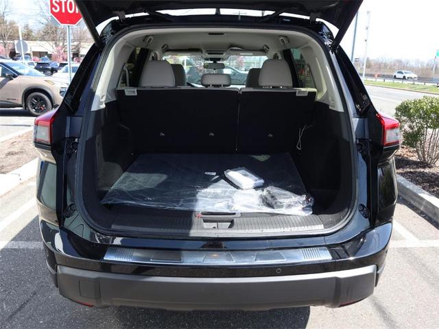 Photo of 2025 Super Black Nissan Rogue