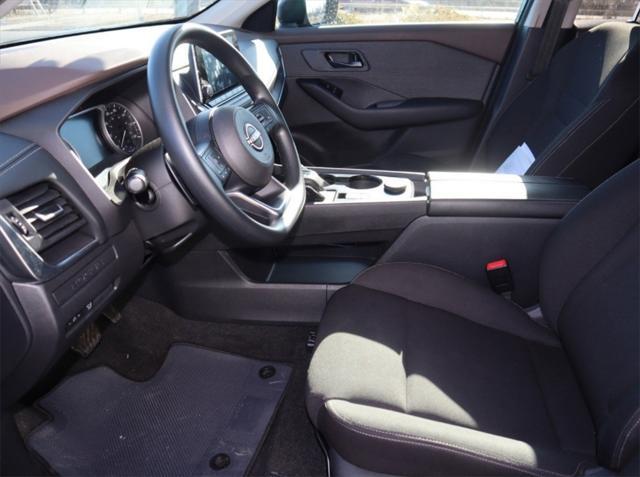Photo of 2023 Super Black Nissan Rogue