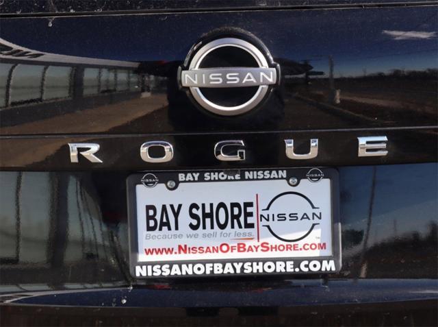 Photo of 2023 Super Black Nissan Rogue