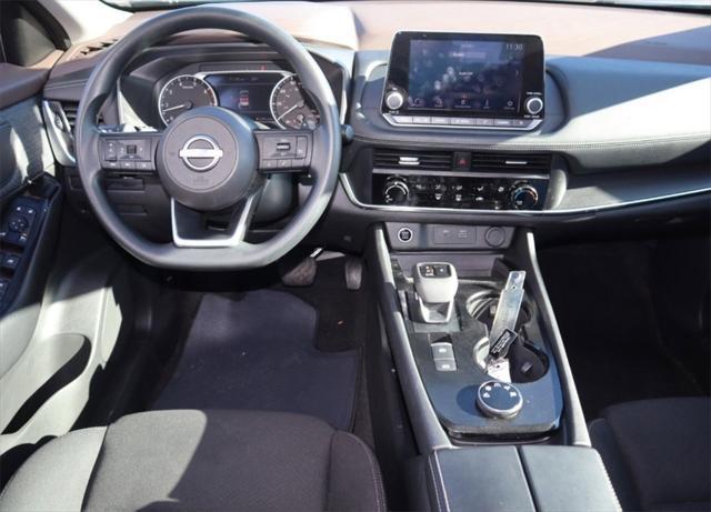 Photo of 2023 Super Black Nissan Rogue