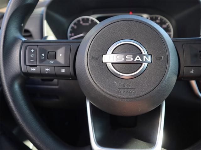 Photo of 2023 Super Black Nissan Rogue
