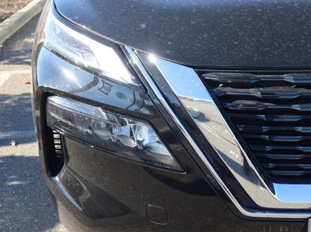 Photo of 2023 Super Black Nissan Rogue